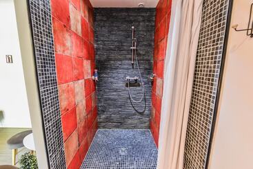 Pensió La Grande Oasis Gite Et Spa