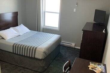 Tallboys Grill & Pub Motel