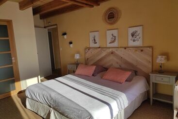 ペンション Bout De Cote