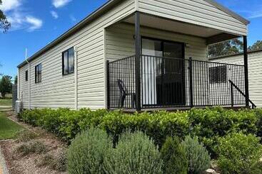 Landhaus Crows Nest Tourist Park