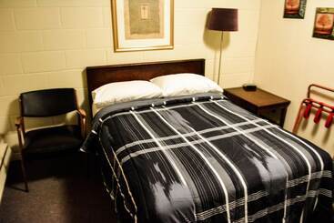 여관 The Shawville