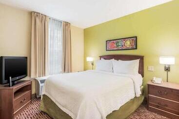 Hotelli Birch Hill Suites Extended Stay Blue Ash