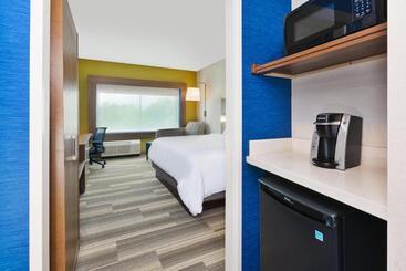 בית מלון כפרי Holiday Inn Express & Suites Milan Sandusky Area, An Ihg