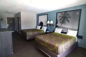 Super 8 Motel By Wyndham Near Fort Lauderdale Arpt