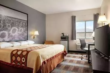 汽车旅馆 Super 8 By Wyndham Holton