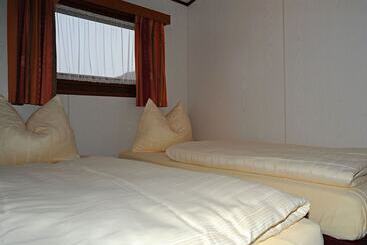 קוטג'' Chalet In Gerolstein With Forest