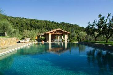 田舎風ホテル Fattoria Casamora Suites