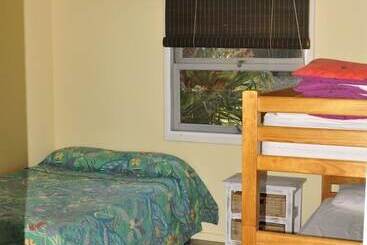 Сельский дом Pebbly Beach Shacks