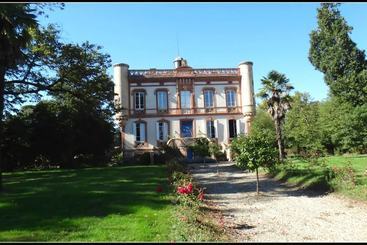 بنسيون Château Lagaillarde