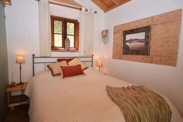 Quiet & Cottage In Estate Casas Da Cerca Near Troviscais