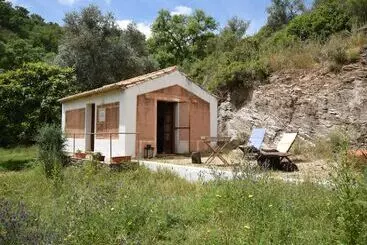 Quiet & Cottage In Estate Casas Da Cerca Near Troviscais