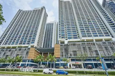 Hotel Oyo Home 89316 Special Studio Setia Alam Trefoil