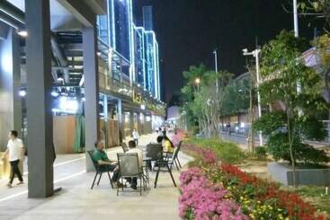 בית מלון כפרי One Flight Apartment Bao An Branch