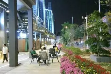 هتل One Flight Apartment Bao An Branch