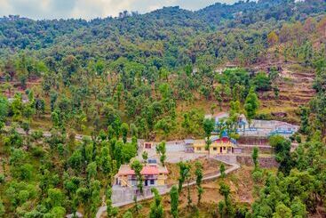 Apart Hotel Oyo 14137 Home Valley Studio Kempty Road