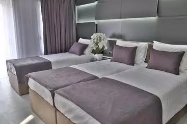هتل آپارتمان Saat Kula Luxury Rooms