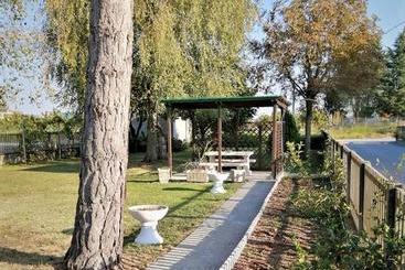 Bed and Breakfast Amo' Le Langhe