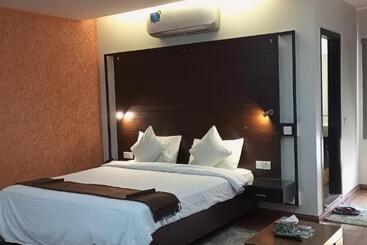 پانسیون Hira Guest House