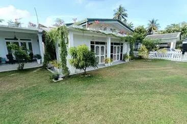 Majatalo The Bamboo Tree Transit