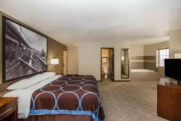 هتل Super 8 By Wyndham Altoona