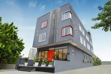 Szálloda Super Townhouse Golden Avenue Road