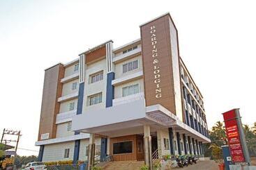 Hotelli Ambika International Byndoor