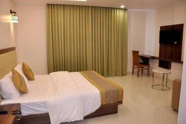 Hotel Ambika International Byndoor