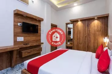 Hotel Oyo 27789  D Golden