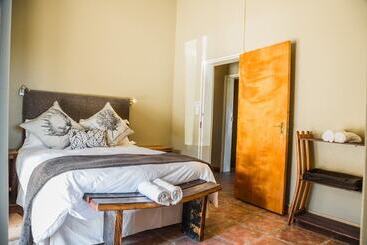 פנסיון Wolfkop Guesthouse