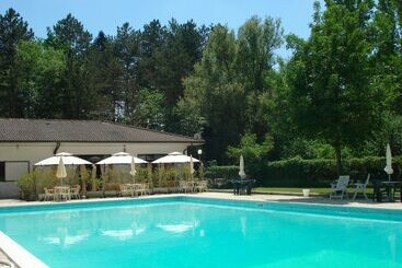 فندق Camping Rio Verde