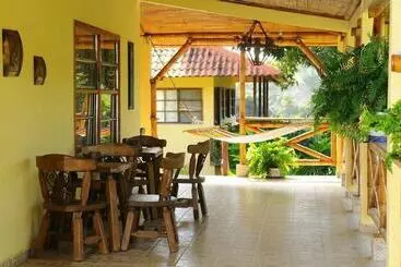 田舎風ホテル La Granja Campo Y Aventura