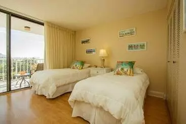 בית מלון כפרי Harborview South Sea Towers