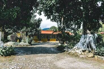 Hotel Cabinas El Prado