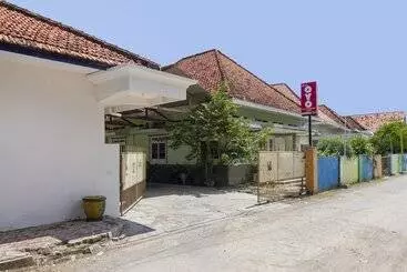 Hotel Oyo 3027 Griya Temenggungan Syariah