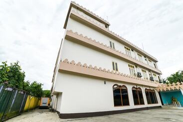 Spot On 62000 Hotel The Raj Palace