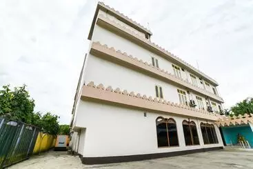 Spot On 62000 Hotel The Raj Palace