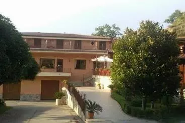 Hotelli La Nuova Locanda