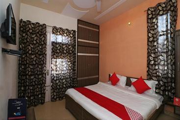 Hotel Oyo 23246 Mann Bed And Breakfast