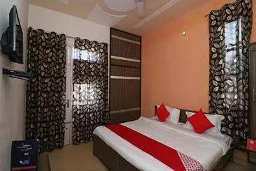 Hotel Oyo 23246 Mann Bed And Breakfast