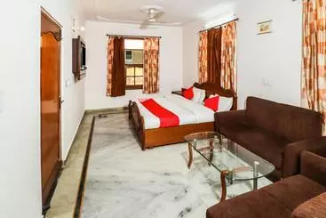هتل Oyo 25077  Ashoka Regency