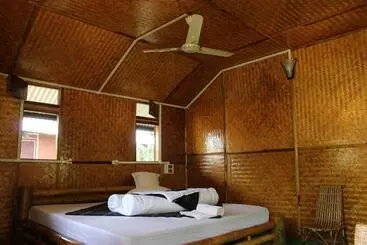 Bed and Breakfast Nature Hunt Eco Camp