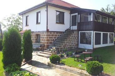 פנסיון Guest House Relax