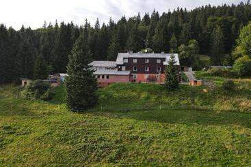 Majatalo Penzion U Kotle