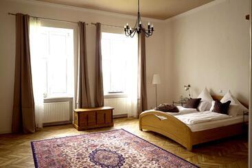 بنسيون Boutique Hotel Le Baron