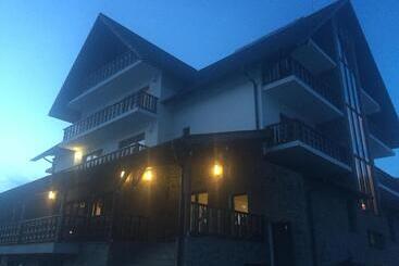 Pensió Poarta Raiului