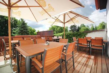 Panzió Penzion A Restaurace Hostinec Na Letné