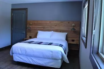 ユースホステル Sasquatch Inn