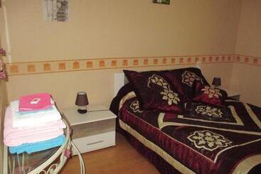 مبيت وإفطار Chambre D'hôtes Les Ormeaux