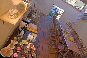 צימר Des Lits Sur La Place