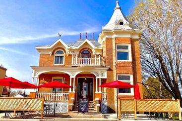 Bed and Breakfast Manoir Des Curiosits